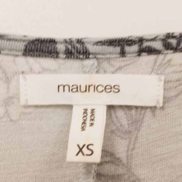 MAURICES Green Floral Shoulder Cut Out Blouse Size XS - Picture 3 of 5